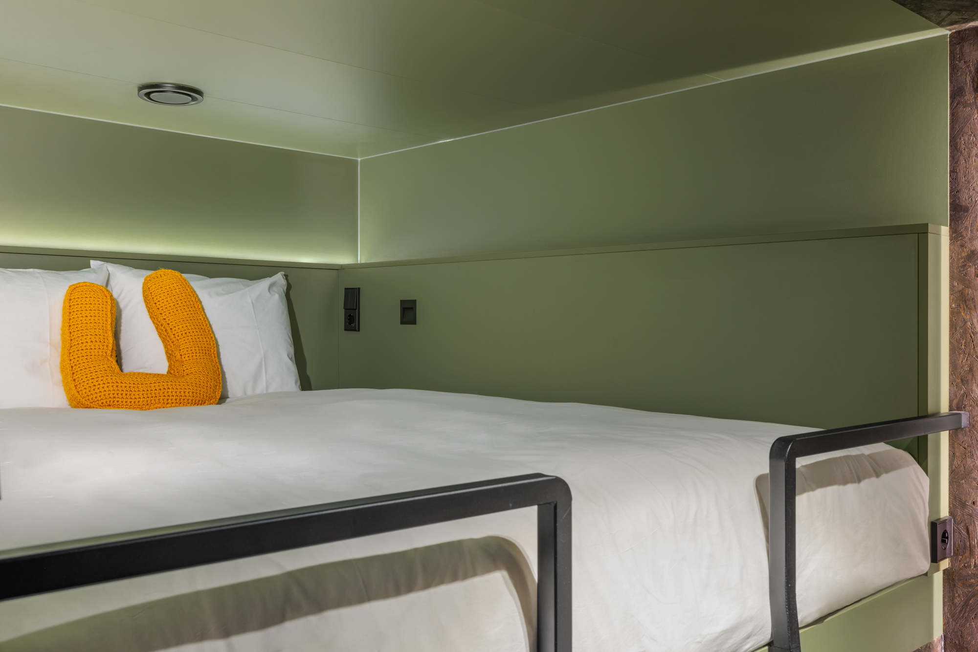 The Double Pod Upper Bunk