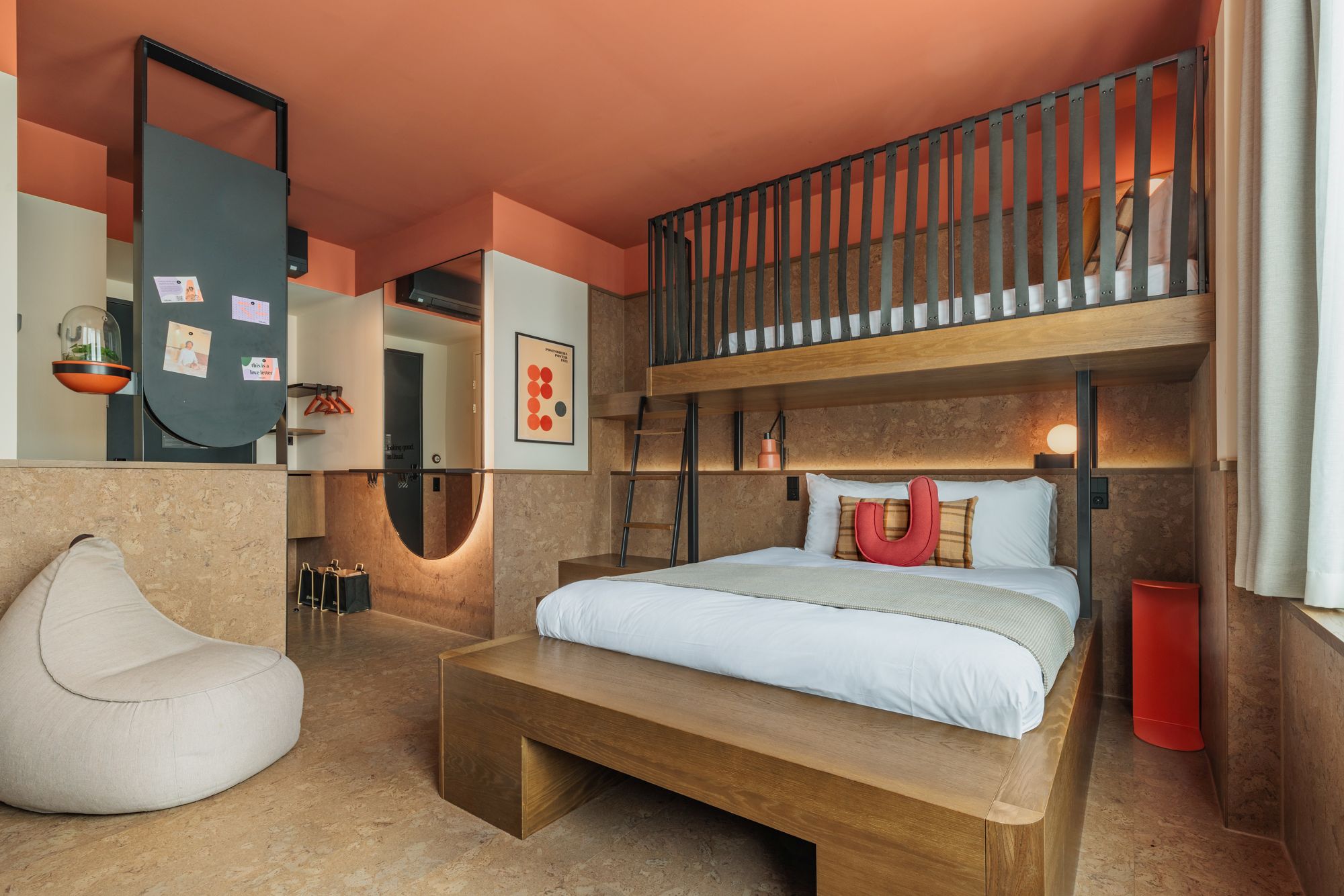 The Triple Family Room at The Usual Rotterdam City Centre