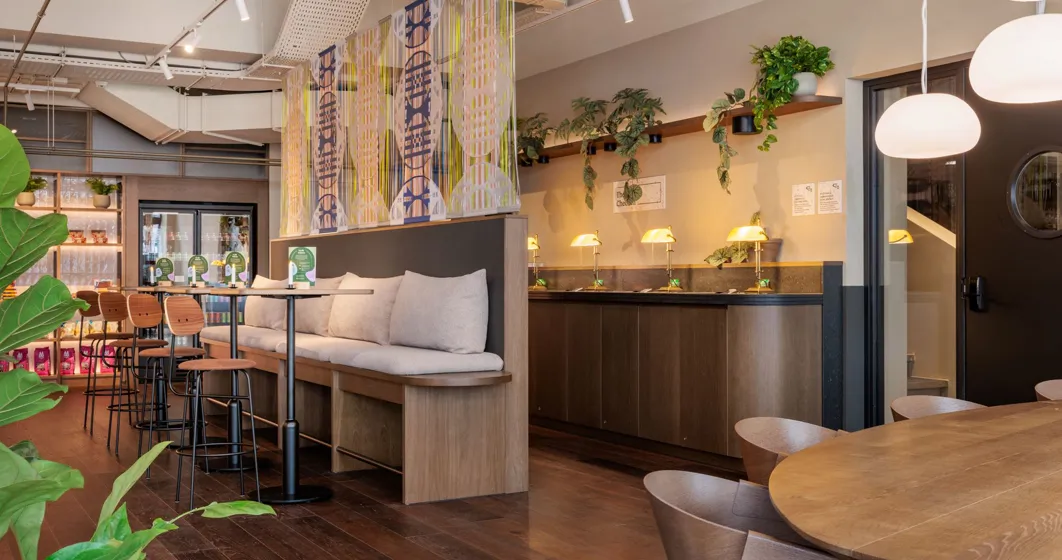 check in the usual rotterdam