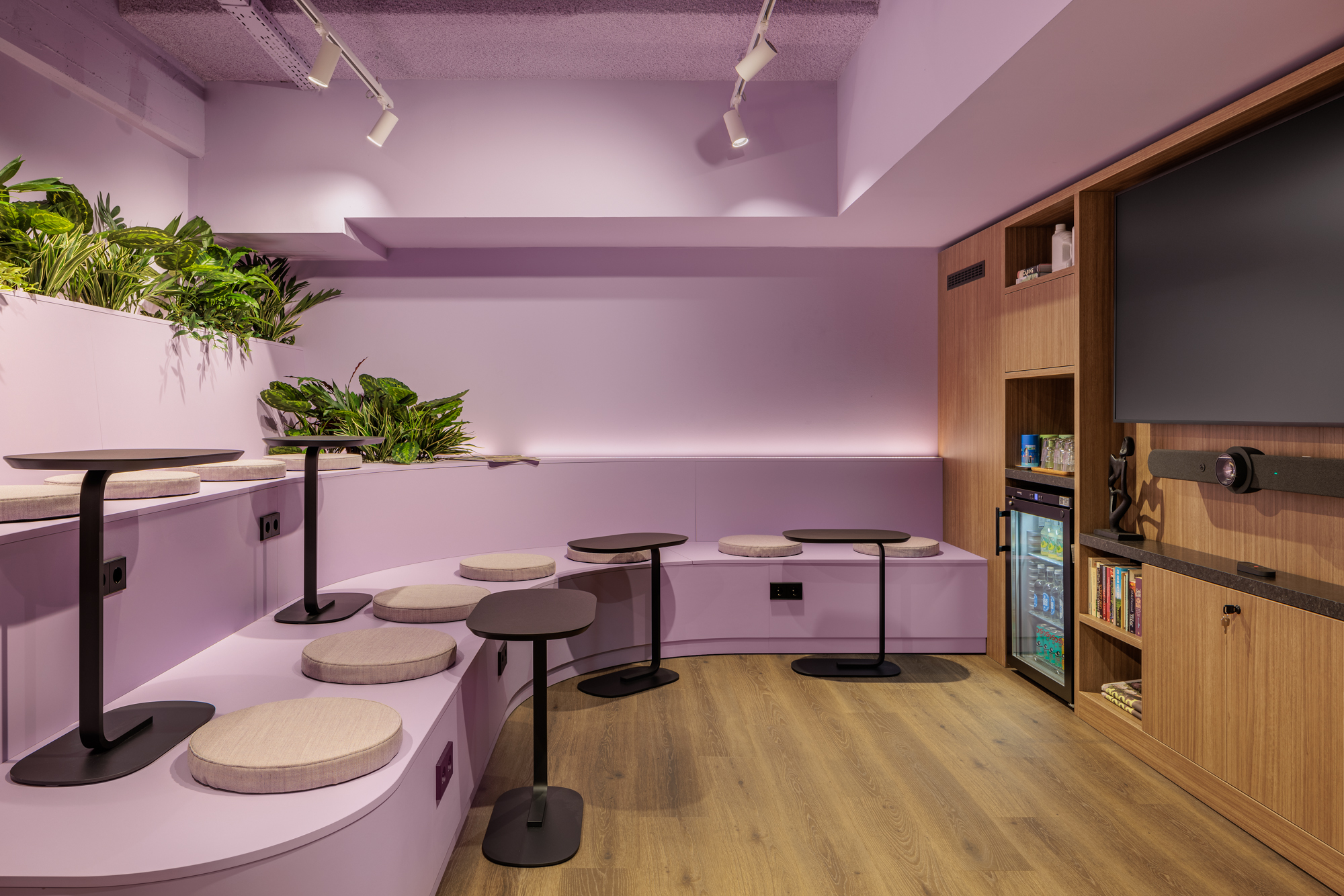 conference arena meeting room at the usual