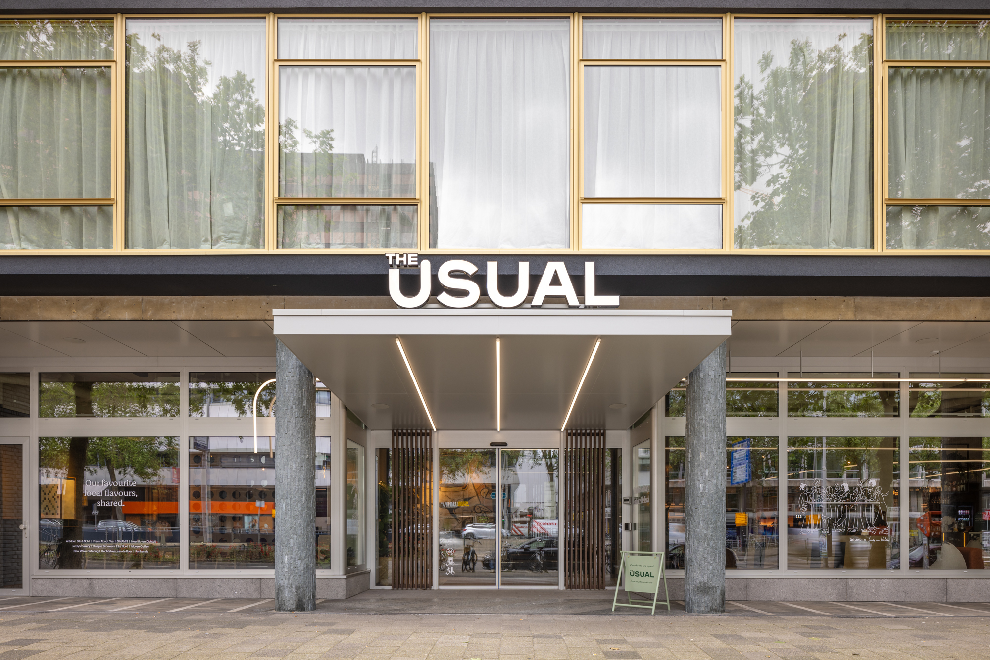 Entrance 4-star sustainable design hotel The Usual Rotterdam