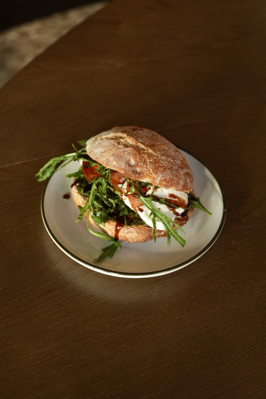 The Usual Rotterdam breadroll