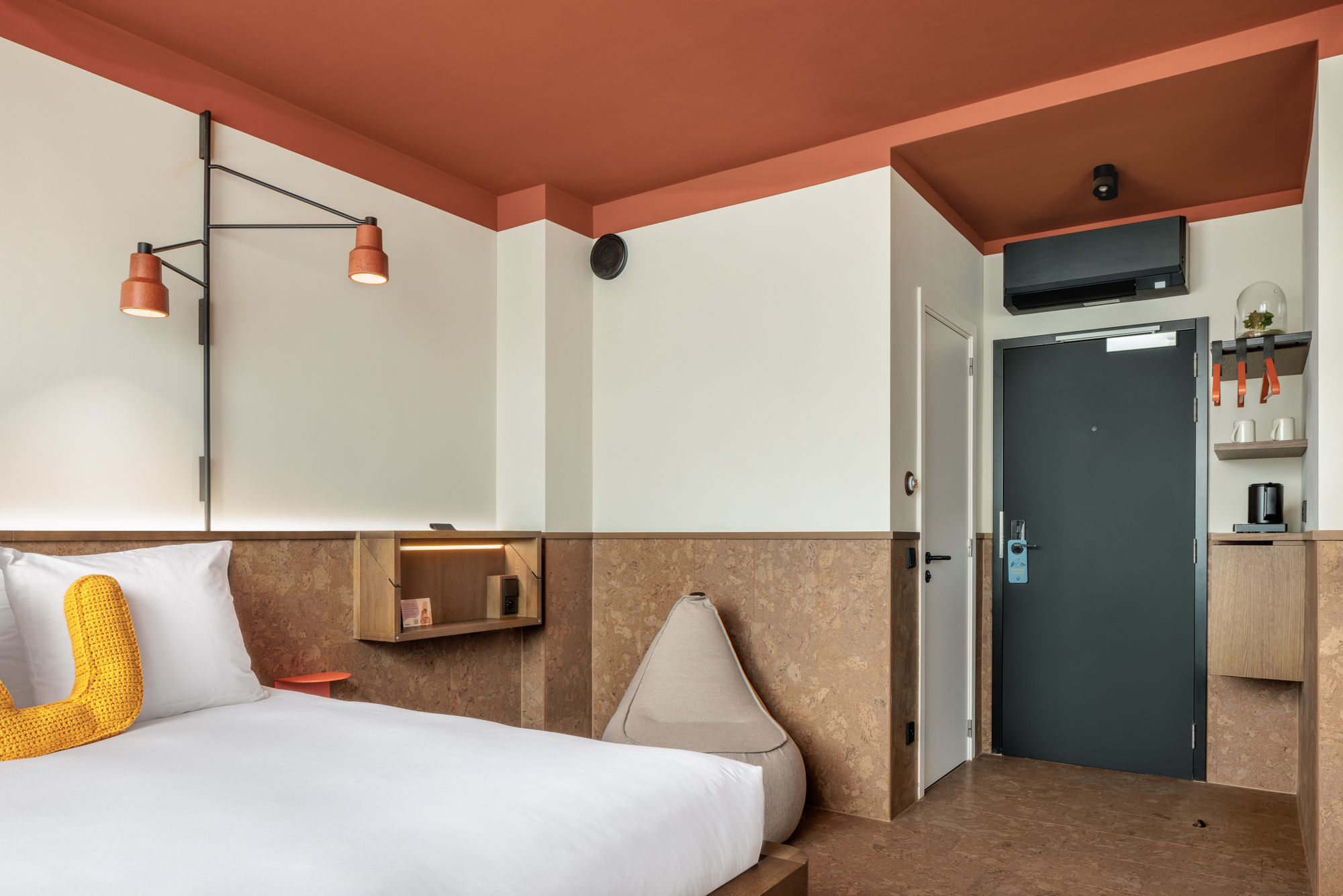 the usual brussels room